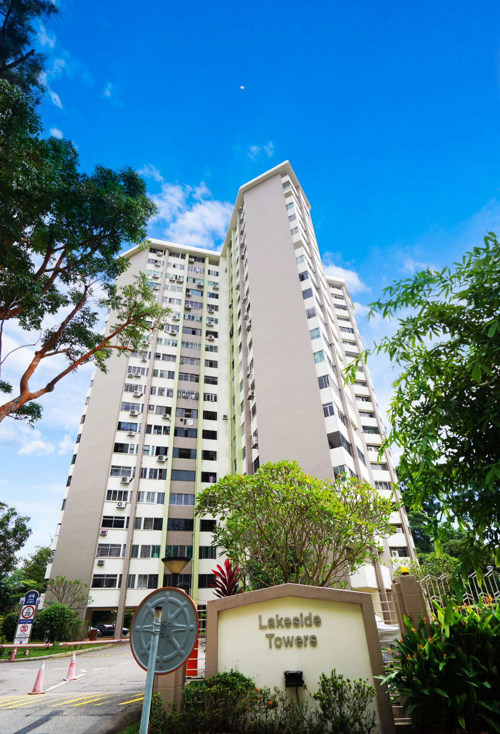 Lakeside Tower in Jurong East launches $350 mil collective sale - Property News