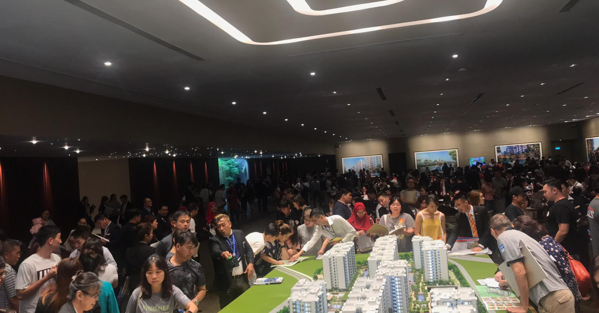 7,000 thronged Treasure at Tampines sales gallery on first weekend - EDGEPROP SINGAPORE