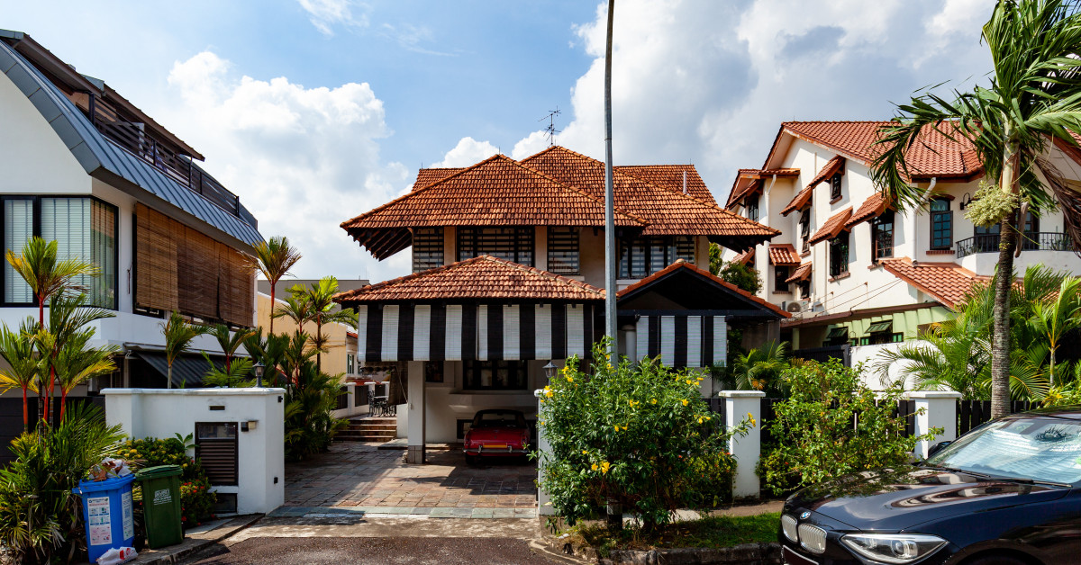 Rare colonial-style bungalow filled with  English and oriental antiques - EDGEPROP SINGAPORE
