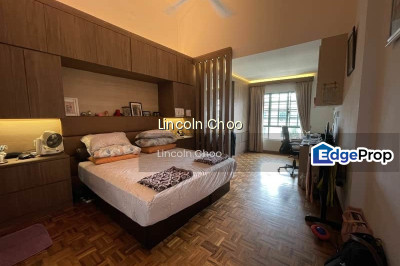 GOLD COAST CONDO Apartment / Condo | Listing