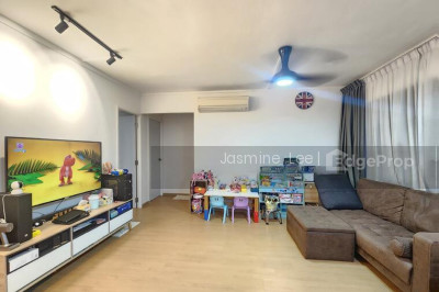 351 TAMPINES STREET 33 HDB | Listing