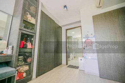 INZ RESIDENCE Apartment / Condo | Listing