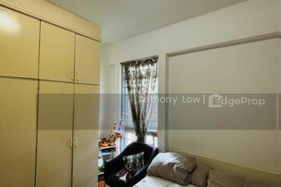 EMERALD PARK Apartment / Condo | Listing