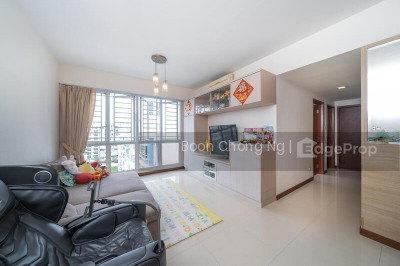 LA CASA Apartment / Condo | Listing