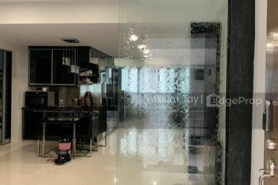 UE SQUARE Apartment / Condo | Listing