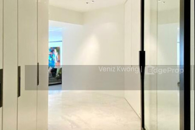 BEVERLY HILL Apartment / Condo | Listing