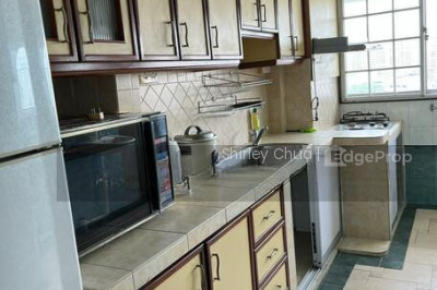 213 LORONG 8 TOA PAYOH HDB | Listing