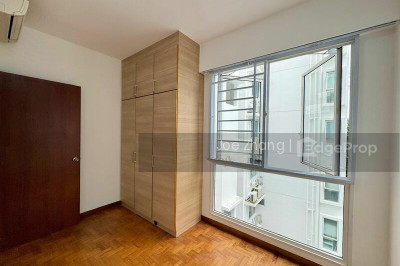 LA CASA Apartment / Condo | Listing