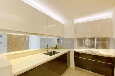 MARINA BAY SUITES Apartment / Condo | Listing