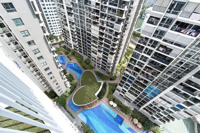 RIVERPARC RESIDENCE Apartment / Condo | Listing