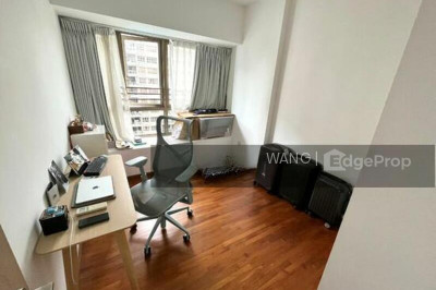 WATERFRONT GOLD Apartment / Condo | Listing