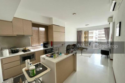 WATERFRONT GOLD Apartment / Condo | Listing