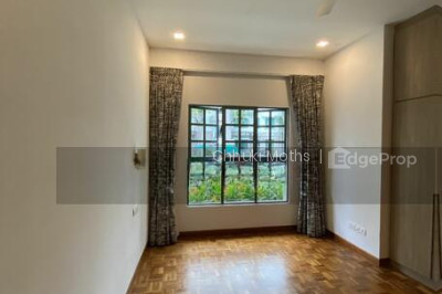 GOLD COAST CONDO Apartment / Condo | Listing