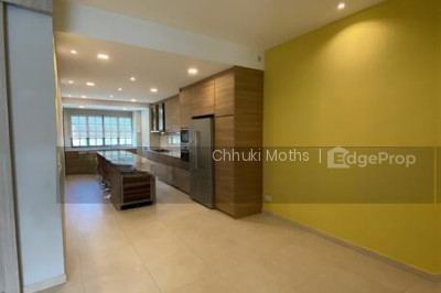 GOLD COAST CONDO Apartment / Condo | Listing