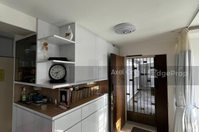 40A MARGARET DRIVE HDB | Listing