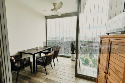 CENTRO RESIDENCES Apartment / Condo | Listing