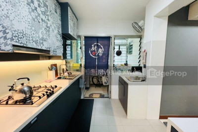 215A COMPASSVALE DRIVE HDB | Listing