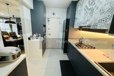 215A COMPASSVALE DRIVE HDB | Listing