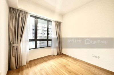 THE TRE VER Apartment / Condo | Listing