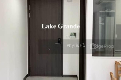 LAKE GRANDE Apartment / Condo | Listing