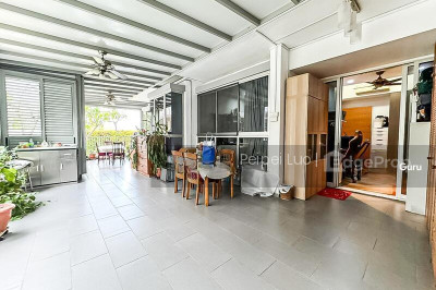 THE PARC CONDOMINIUM Apartment / Condo | Listing