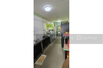 875 WOODLANDS STREET 82 HDB | Listing