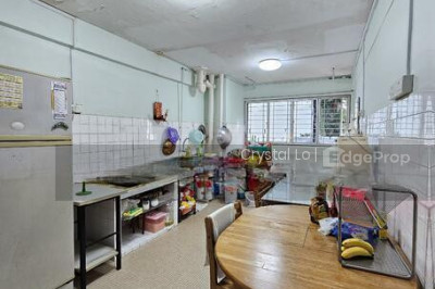 102 JALAN RAJAH HDB | Listing