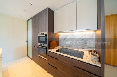 VISTA RESIDENCES Apartment / Condo | Listing