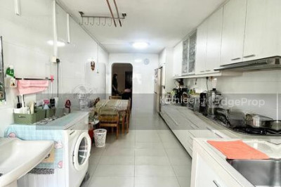 327 ANG MO KIO AVENUE 3 HDB | Listing