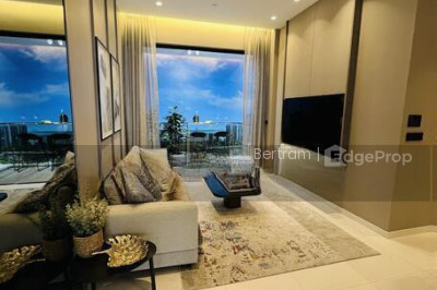 PEAK RESIDENCE Apartment / Condo | Listing