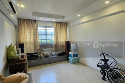 160 TAMPINES STREET 12 HDB | Listing