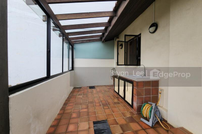 EXCLUSIVE CORNER TERRACE UNIT @ WOO MON CHEW Landed | Listing