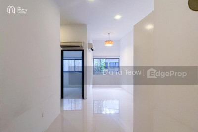 SIGLAP V Apartment / Condo | Listing