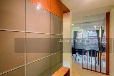 THE ESPARIS Apartment / Condo | Listing