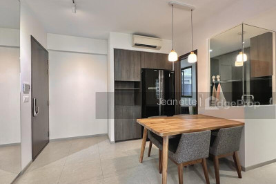 INZ RESIDENCE Apartment / Condo | Listing