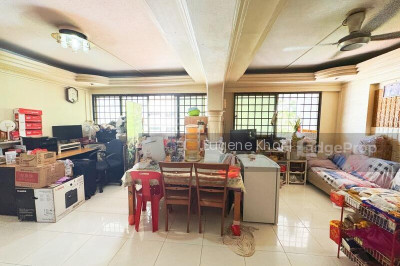 718 JURONG WEST STREET 71 HDB | Listing