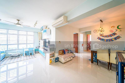 561B JURONG WEST STREET 42 HDB | Listing