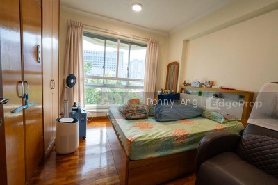 EMERALD GARDEN Apartment / Condo | Listing