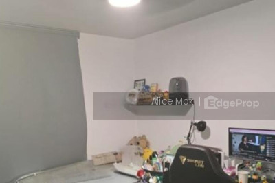 32 HOLLAND CLOSE HDB | Listing