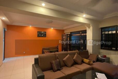 20 QUEEN'S CLOSE HDB | Listing