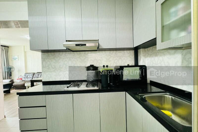 561B JURONG WEST STREET 42 HDB | Listing