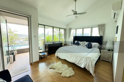 THE BERTH BY THE COVE Apartment / Condo | Listing