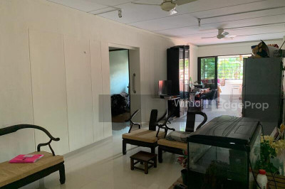 5 PINE CLOSE HDB | Listing