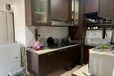 5 PINE CLOSE HDB | Listing