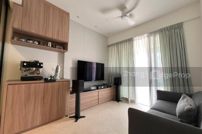 THE TRE VER Apartment / Condo | Listing