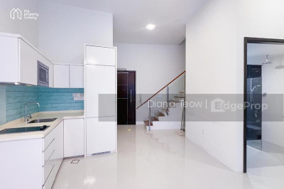 SIGLAP V Apartment / Condo | Listing