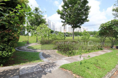 SEMBAWANG SQUARE ESTATE Landed | Listing