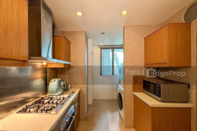 THE BERTH BY THE COVE Apartment / Condo | Listing