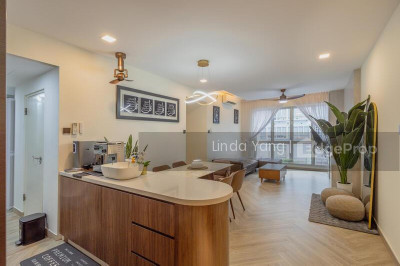 LA CASA Apartment / Condo | Listing