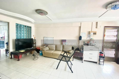 10 PINE CLOSE HDB | Listing